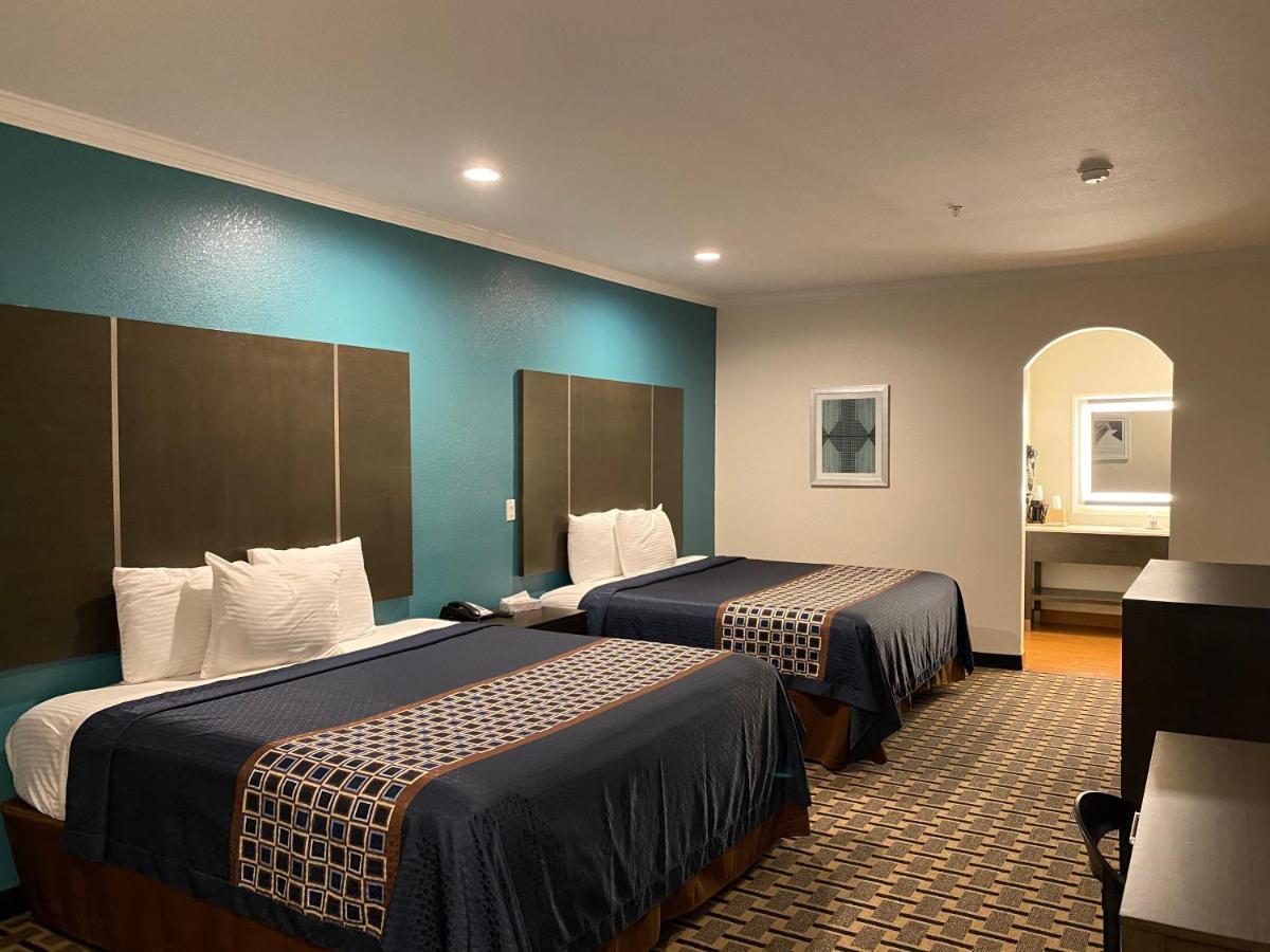 Regency Inn & Suites- Nw Houston 저지빌리지 외부 사진