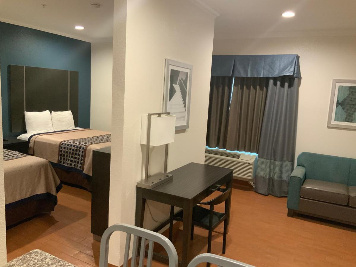 Regency Inn & Suites- Nw Houston 저지빌리지 외부 사진