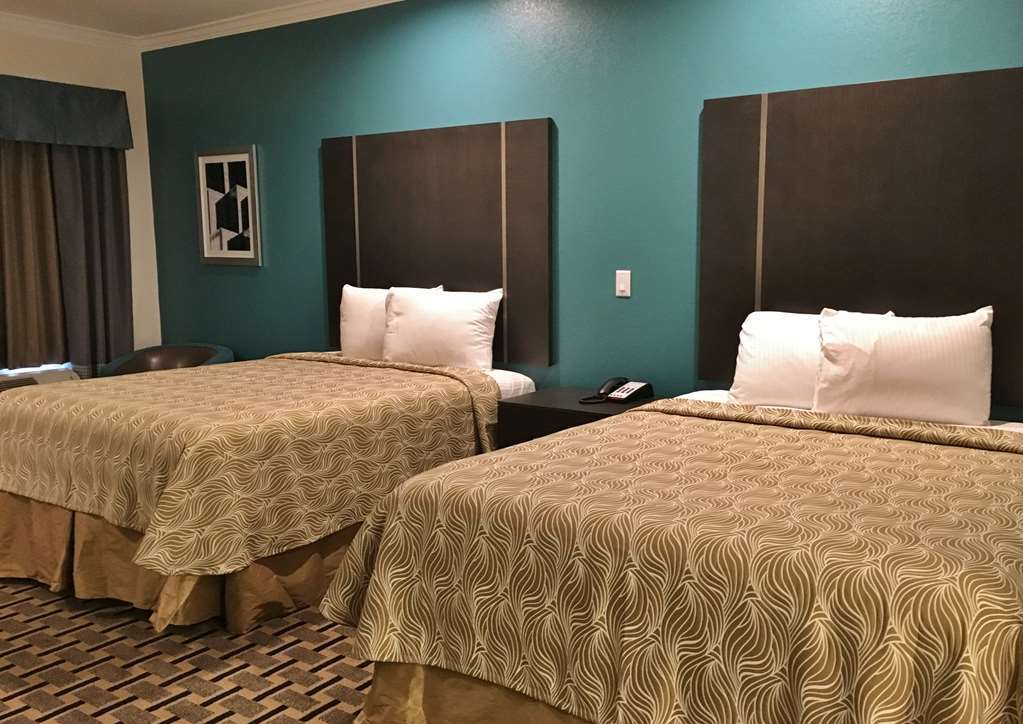 Regency Inn & Suites- Nw Houston 저지빌리지 객실 사진