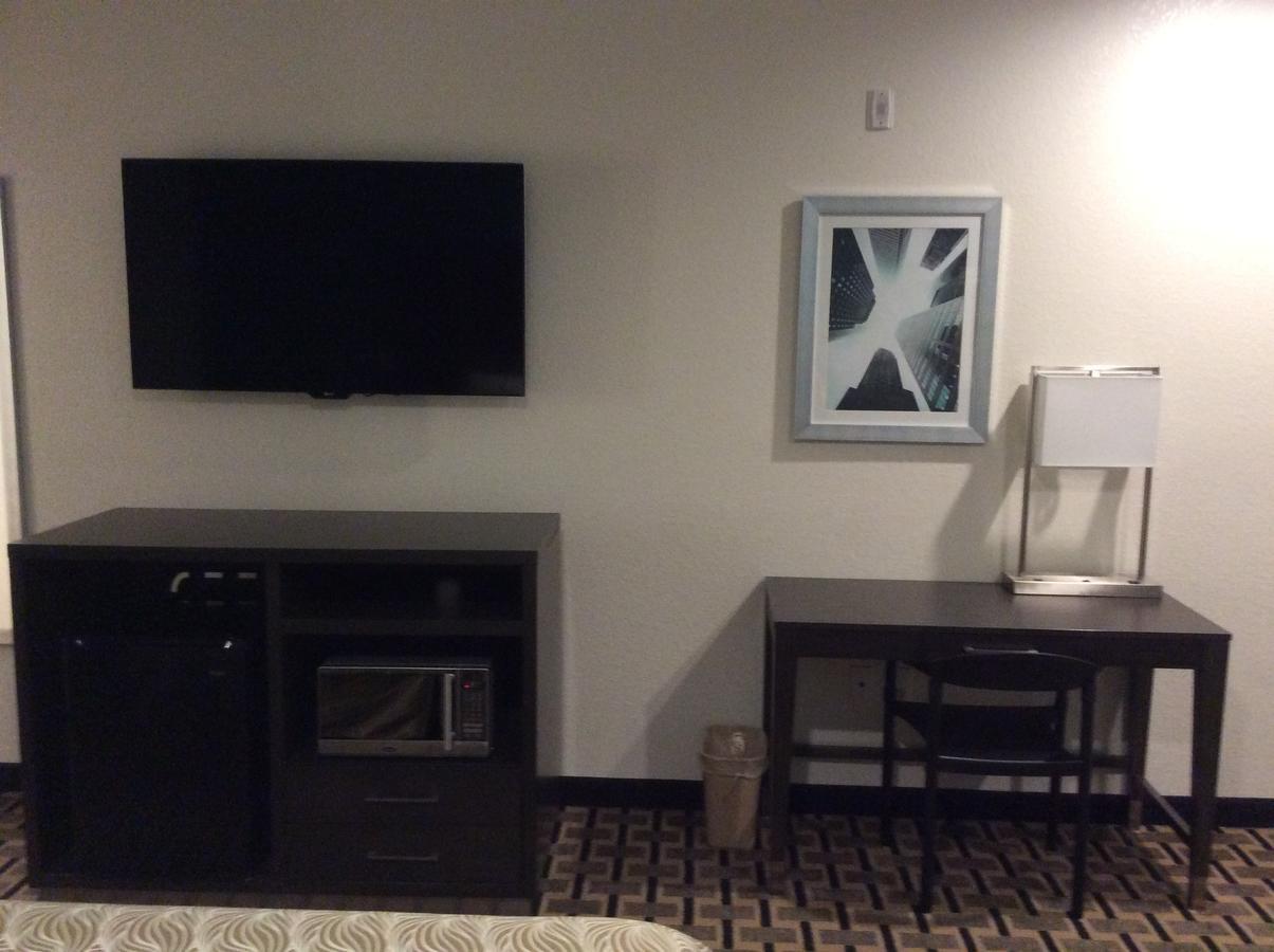 Regency Inn & Suites- Nw Houston 저지빌리지 객실 사진