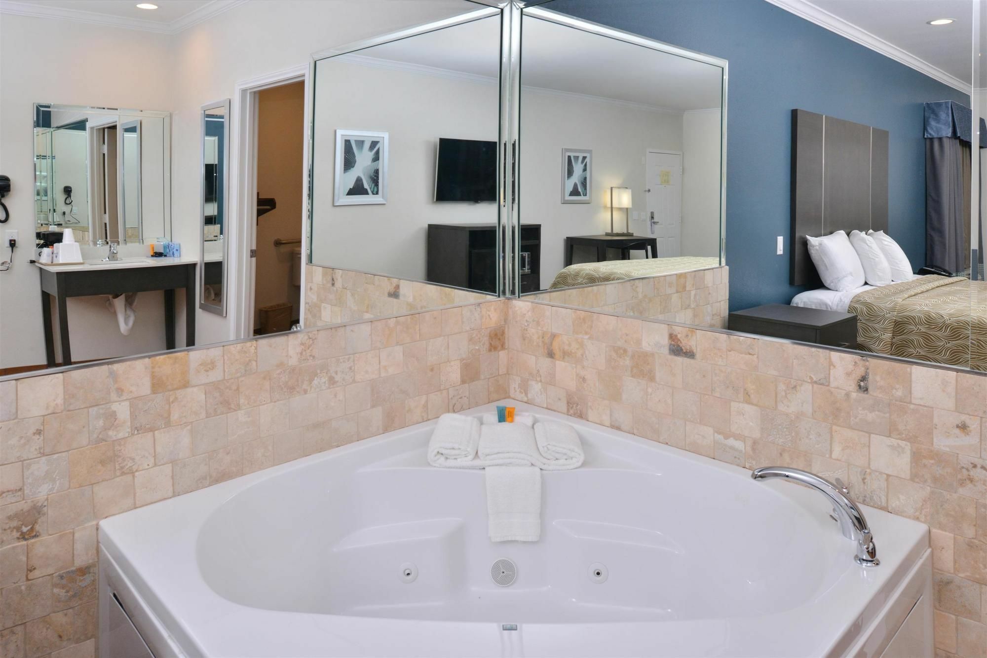 Regency Inn & Suites- Nw Houston 저지빌리지 외부 사진