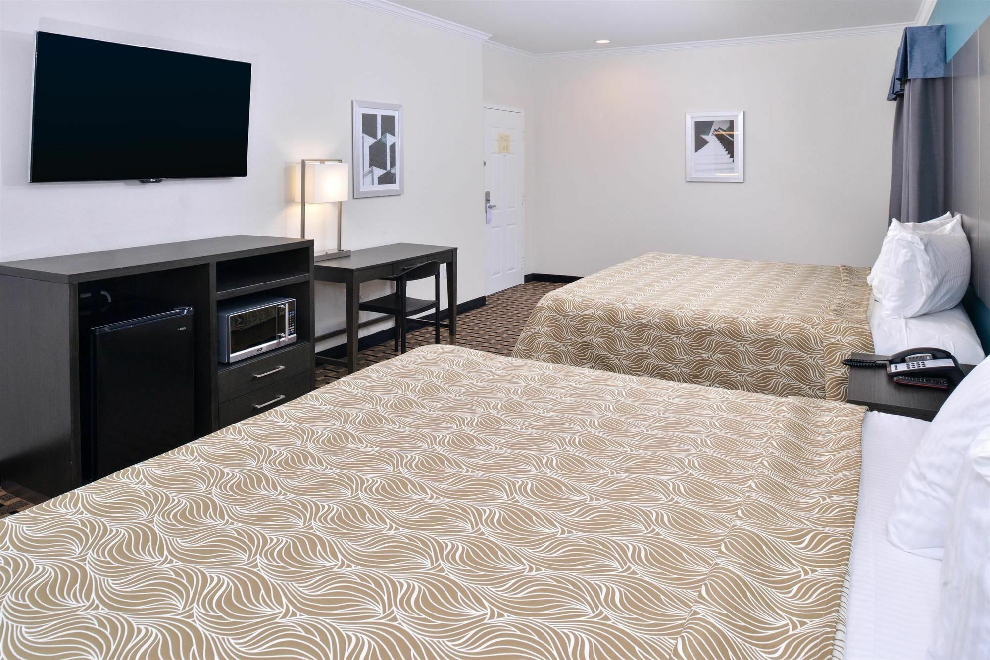 Regency Inn & Suites- Nw Houston 저지빌리지 외부 사진